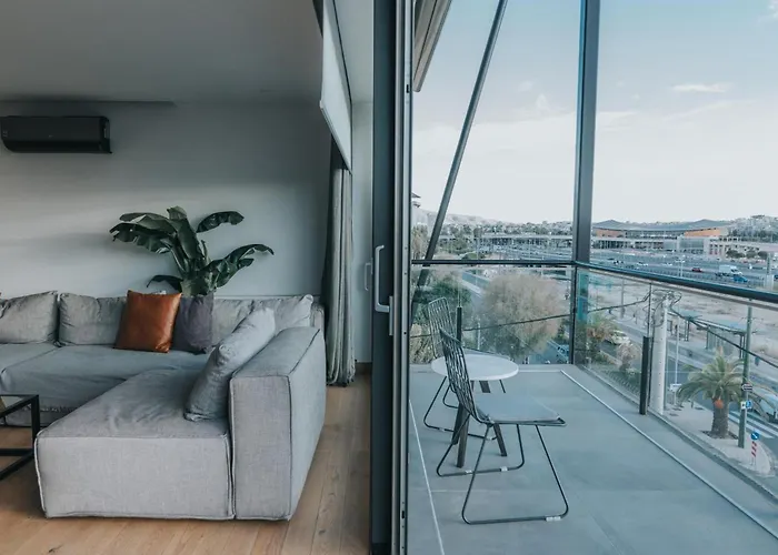 Earth Boutique Apartments Next To Stavros Niarchos